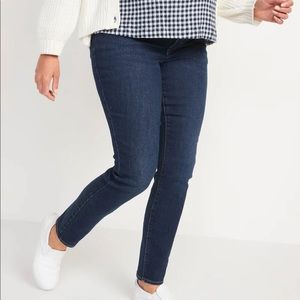 Old Navy maternity Skinny jeans. 2 pairs